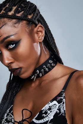 Чокер с шипами XCL241