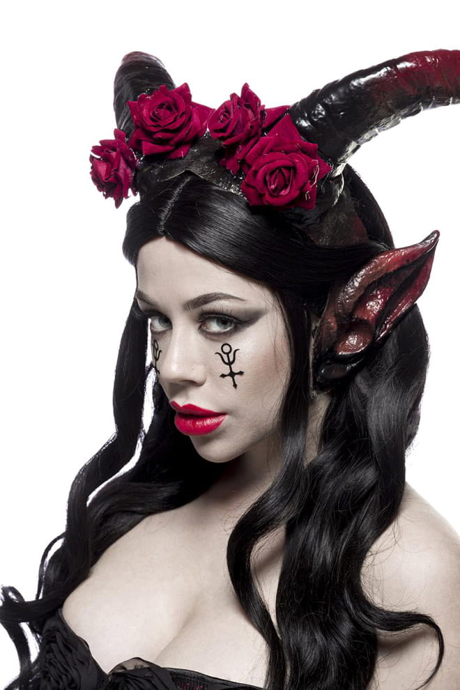 She-Devil Halloween Costume, 7