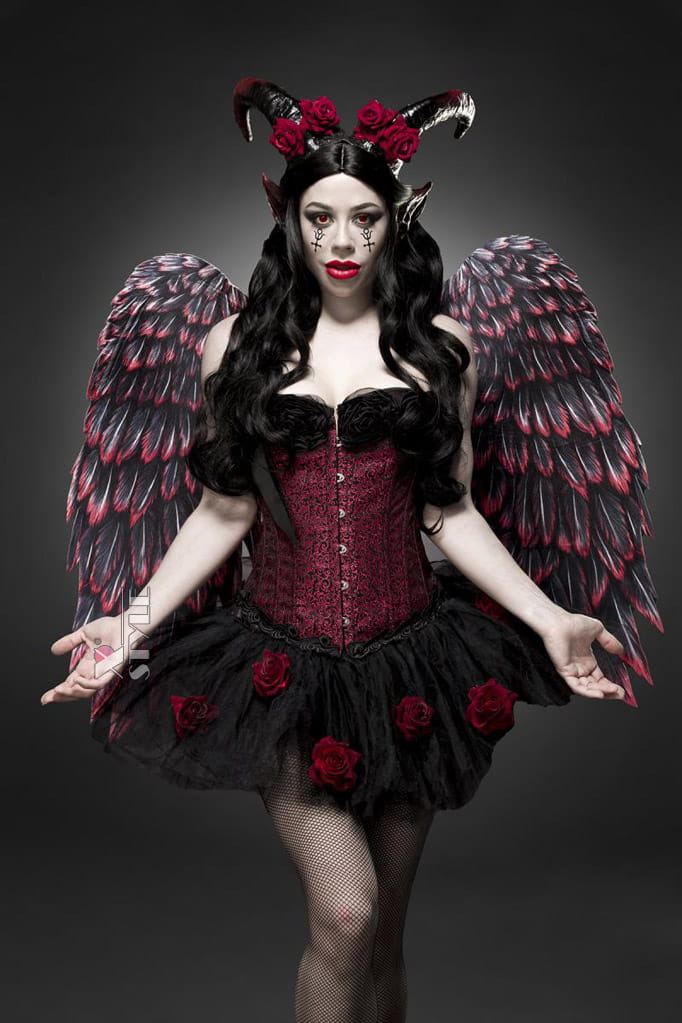 She-Devil Halloween Costume, 9