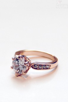 Кольцо с покрытием из розового золота A8184
