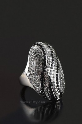 Массивное овальное кольцо с камнями XJ8174