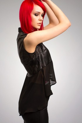 Блузка со шлейфом из перфорированной кожи и шифона