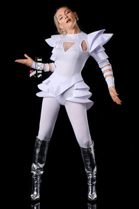 Футуристичное белое боди с объемными деталями