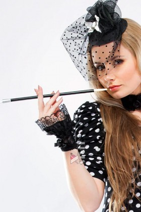 Аксессуары в стиле Gatsby (перчатки, мундштук, бусы)