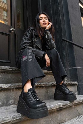 Кроссовки на высокой платформе Demonia