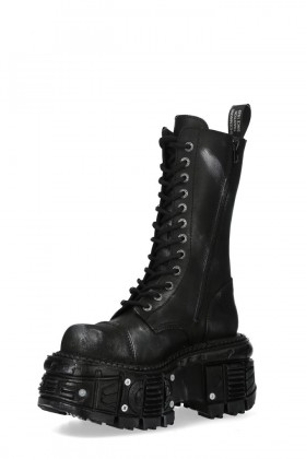 Черные кожаные сапоги со шнуровкой и винтами в платформе