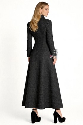 Длинное приталенное платье-пальто из твида