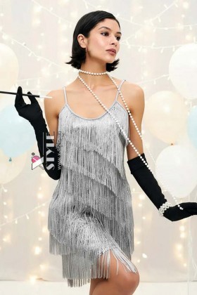 Блестящее серебристое платье с бахромой XC587