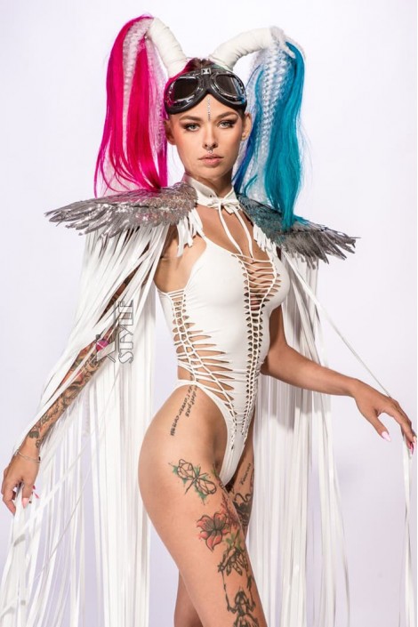 Фестивальная мантия с бахромой и крыльями ангела (104132)