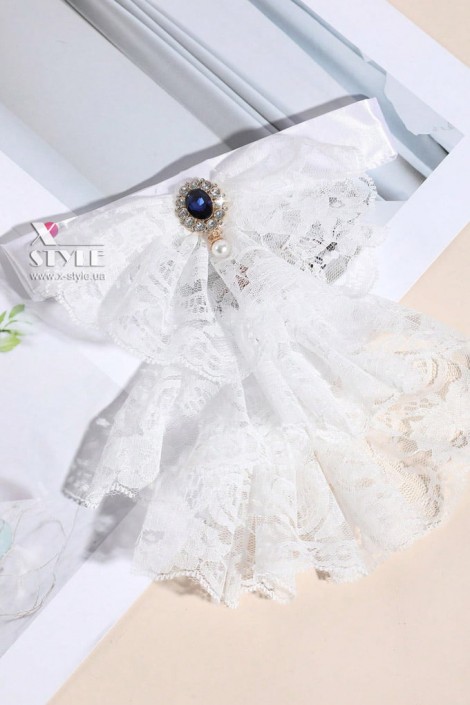 Белое кружевное жабо с брошью X2018 (702018)