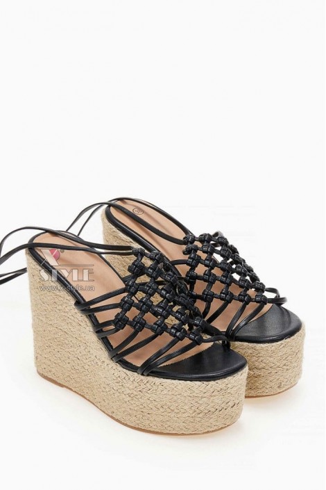 Босоножки на высокой платформе со шнуровкой (312013)