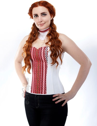 Linen corset with embroidery and necklace