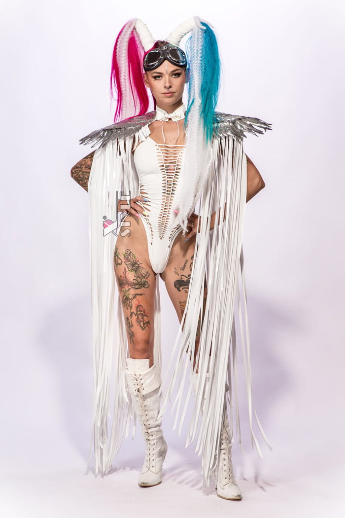 Фестивальная мантия с бахромой и крыльями ангела, 11