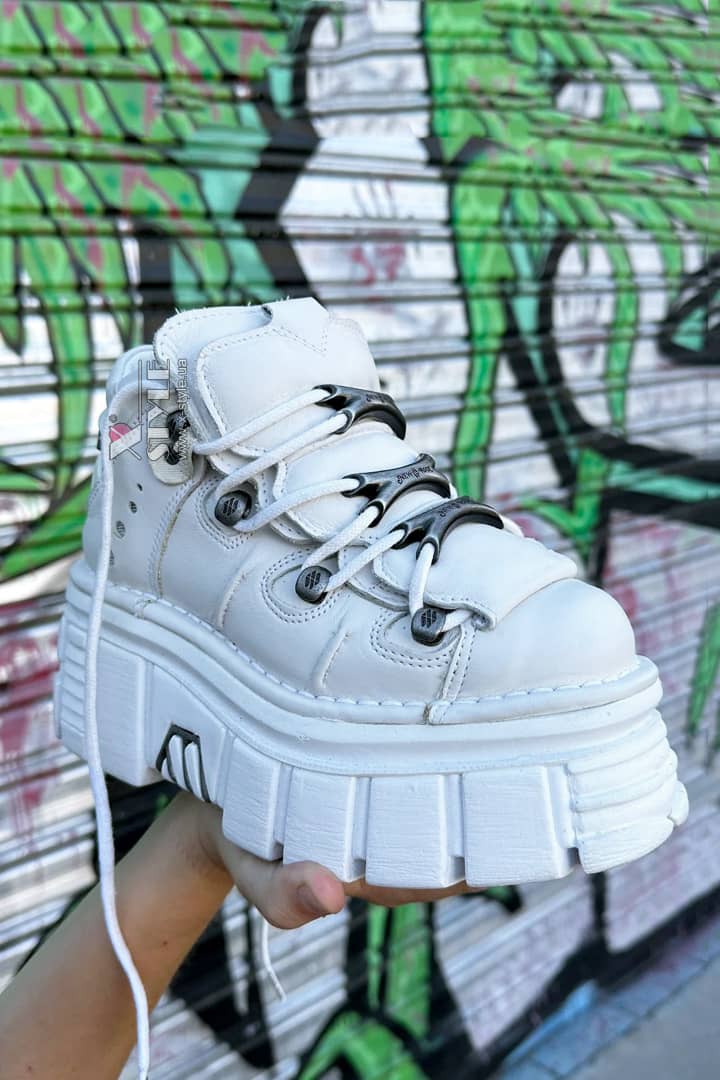 Білі шкіряні кросівки на масивній підошві B4004, 5